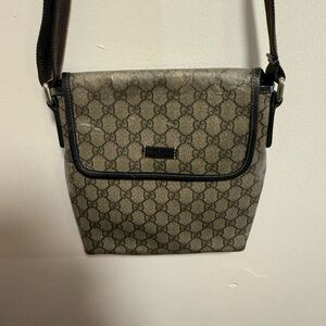 GUCCI GG Supreme Shoulder Bag PVC
Leather Beige